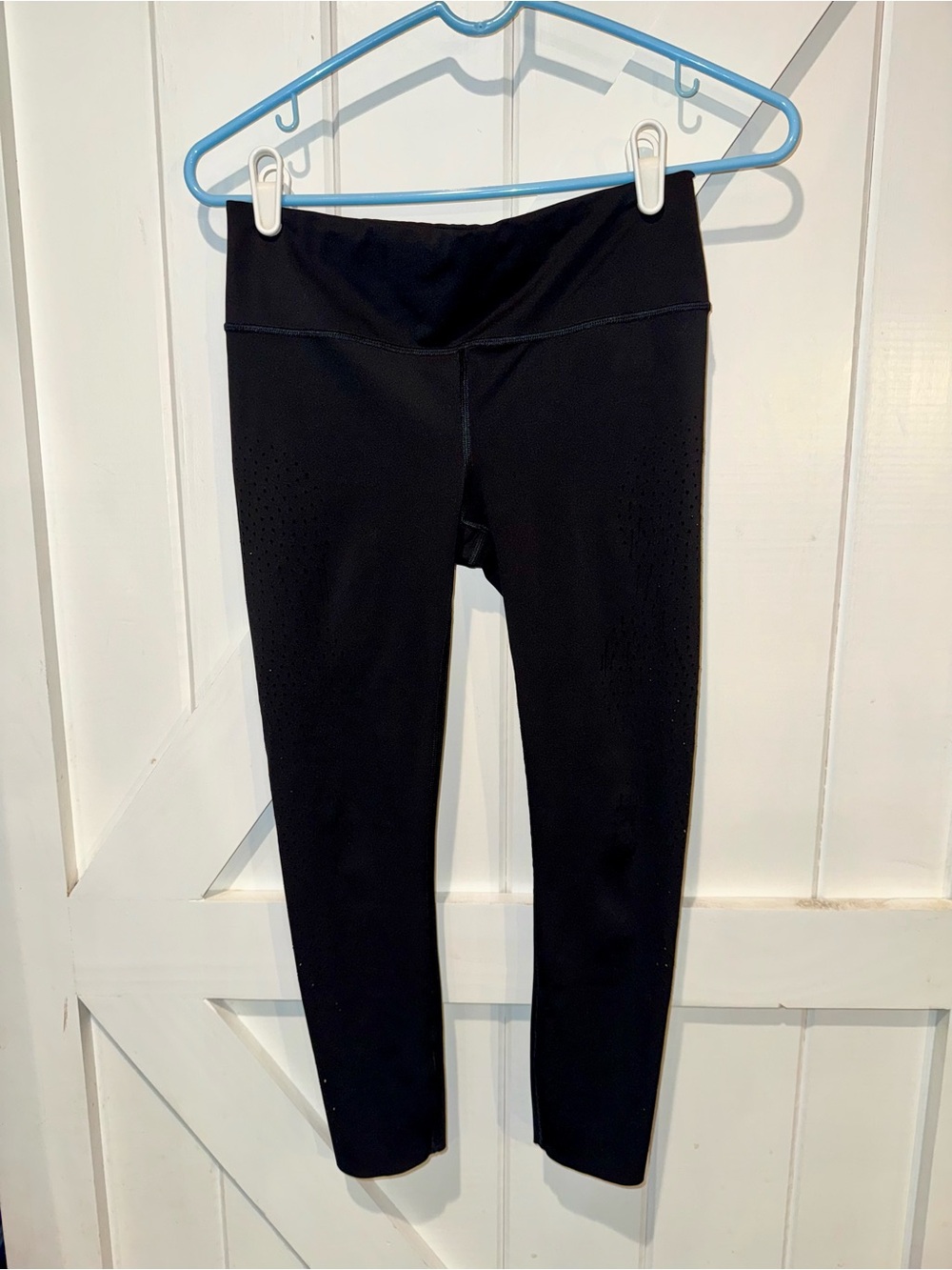Athleta Black Perforated Crop Leggings Women’s XS Athletic Yoga Pants